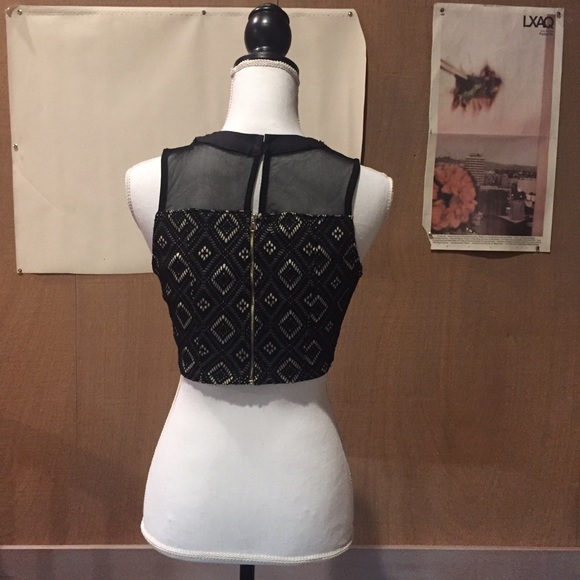 Crops top - Picture 3 of 4